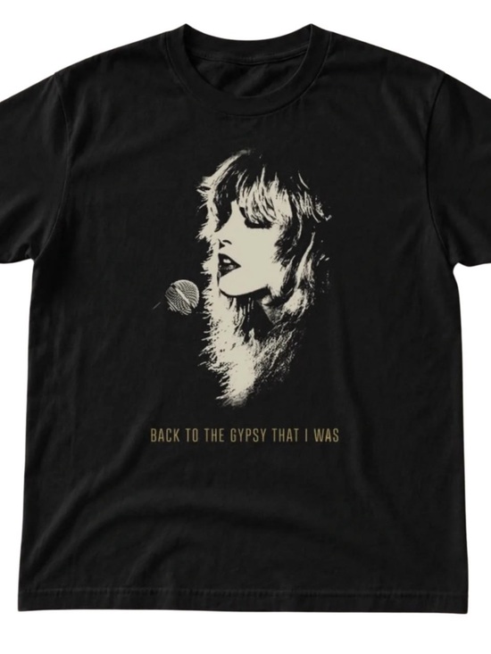 Gildan Tops - Gildan Black Graphic Tee with Stevie Nicks Portrait Print